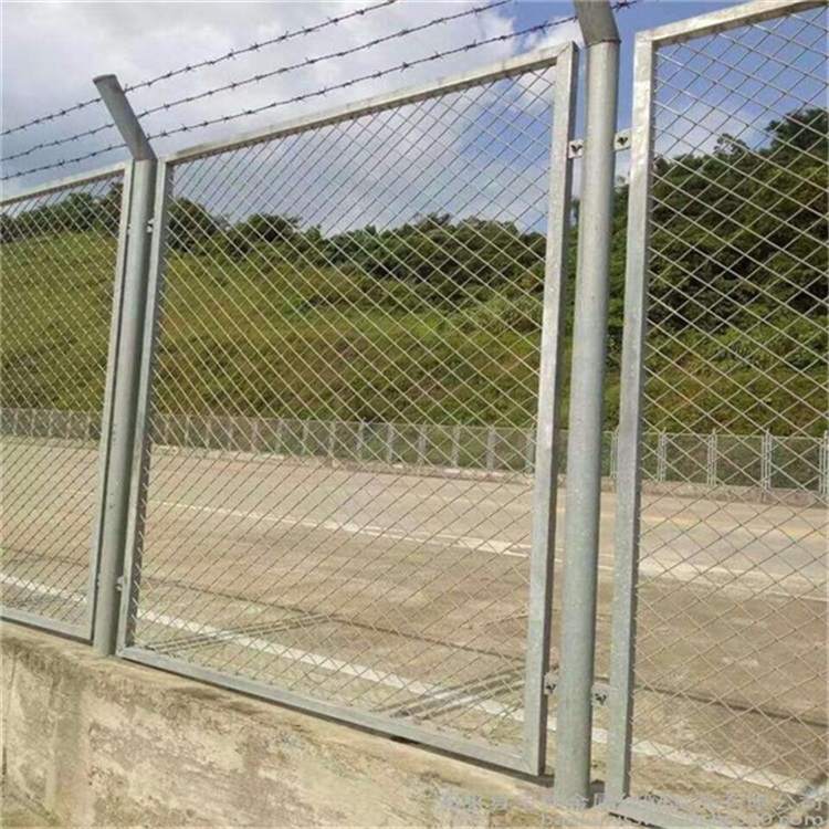 海南鋼板網(wǎng)防護柵欄